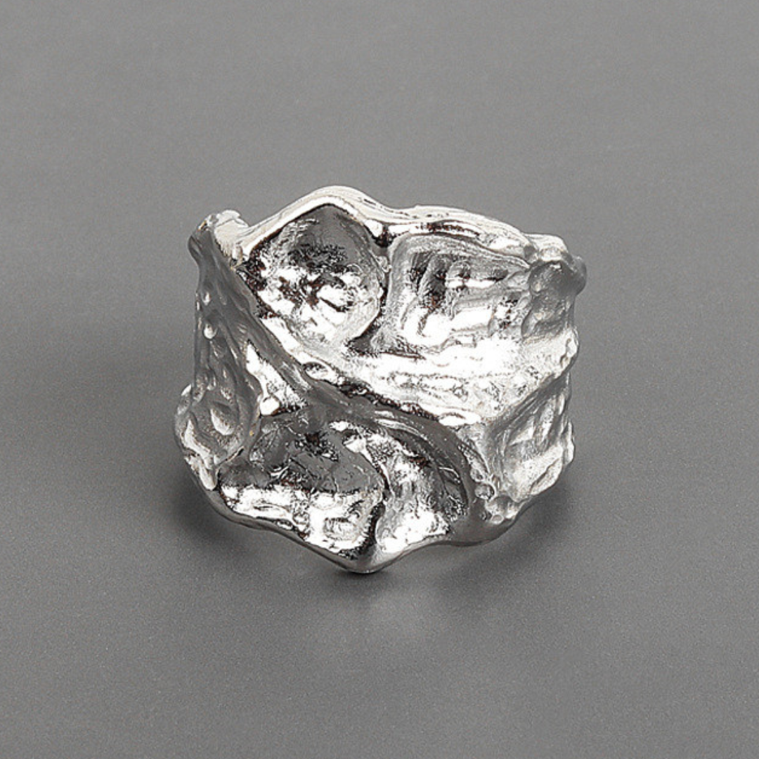 Special edition ring with crinkled design made of 925 sterling silver