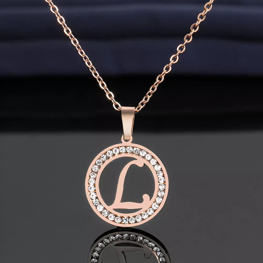 Initialhalsband i 18K guld/rosépläterat och 925 silver med kristall och rhinestone