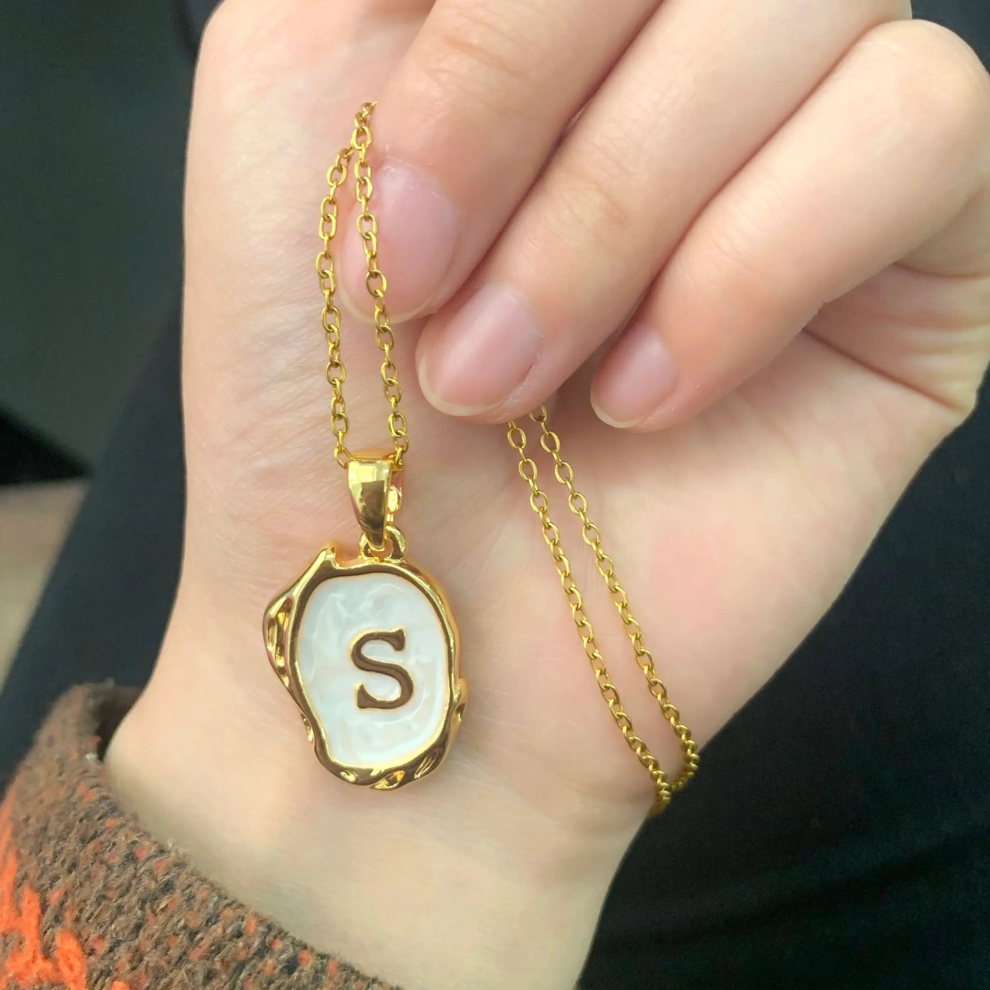 Necklace with Initials from the Bottom of the Sea in 18K Gold Plating White