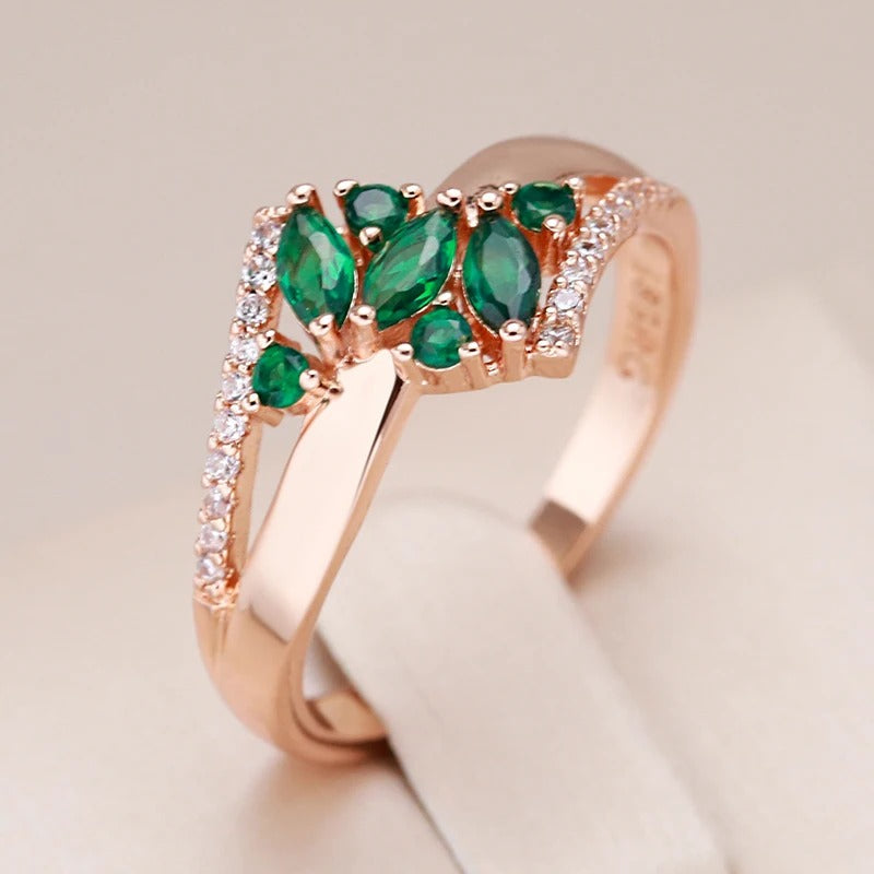 Ring in 18kt pink gold with green leaf and emerald zircons - AC