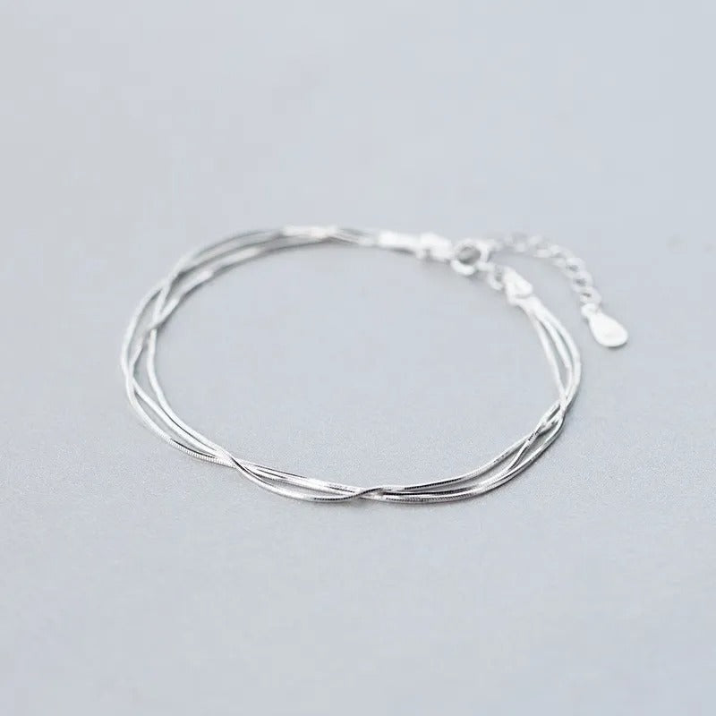 Fine and elegant 925 silver bracelet