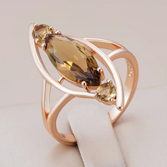 Large ring with light brown natural zirconia plated in 18 carat pink gold - AC