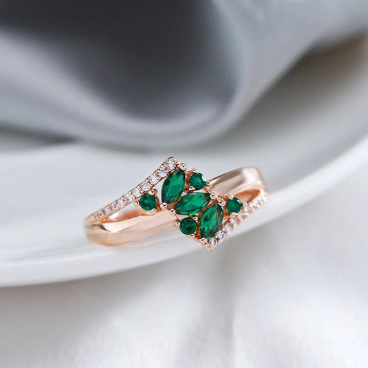 Ring in 18kt pink gold with green leaf and emerald zircons - AC