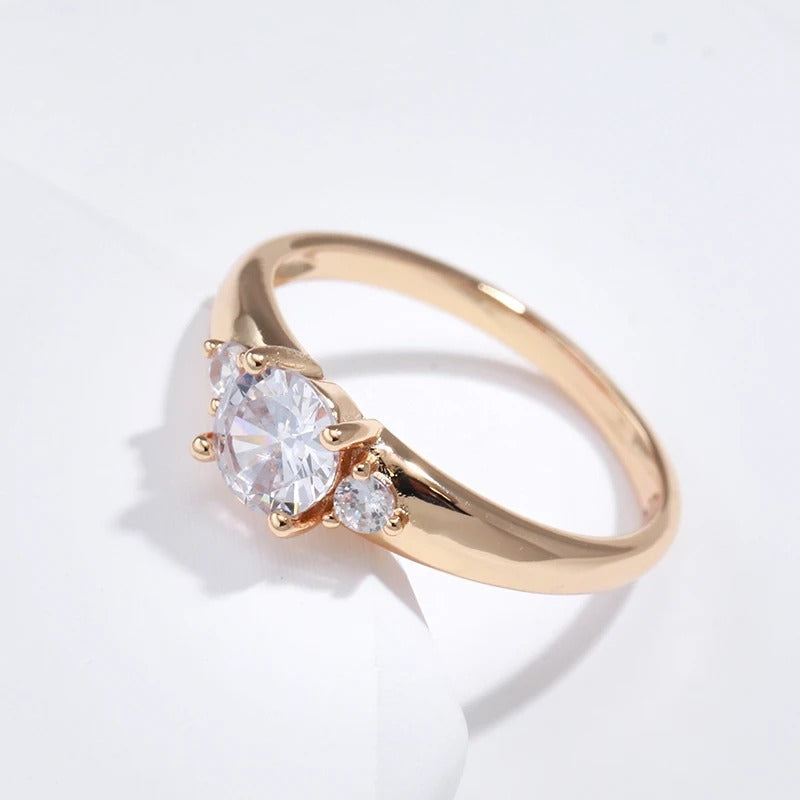 3 white zirconia classic ring in 18K rose gold