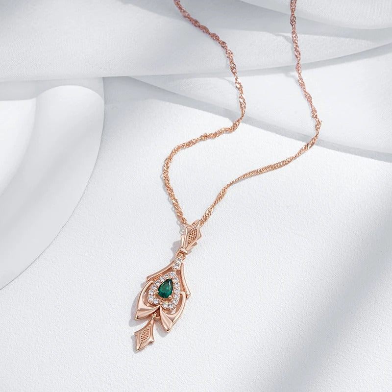 Flower of destiny necklace with emerald zirconia in the center in 18K Rose Gold Plating