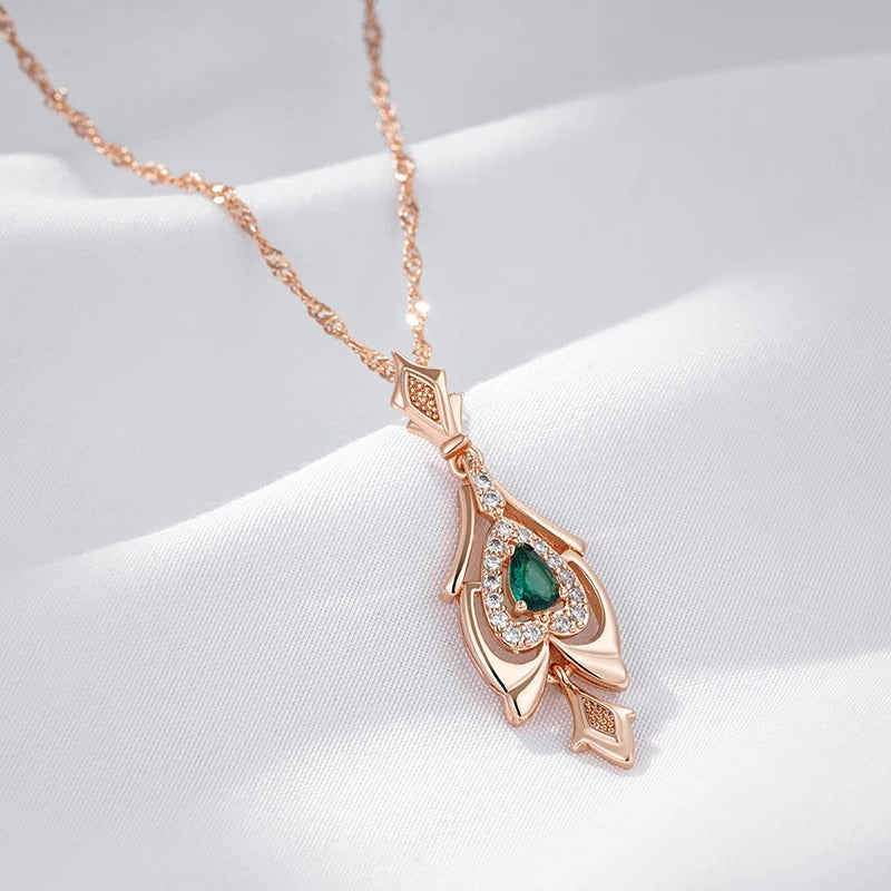 Flower of destiny necklace with emerald zirconia in the center in 18K Rose Gold Plating