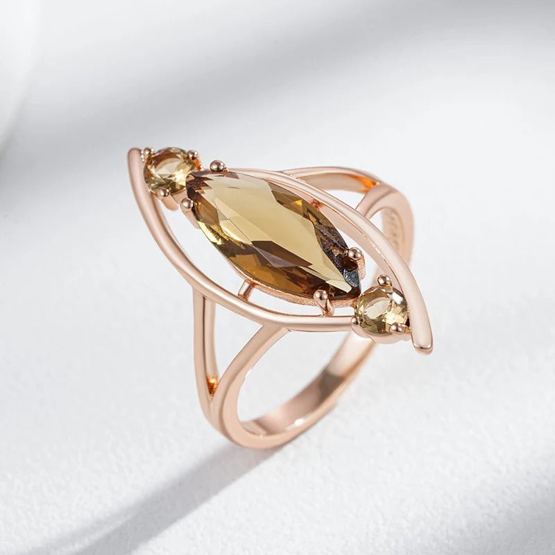 Large ring with light brown natural zirconia plated in 18 carat pink gold - AC